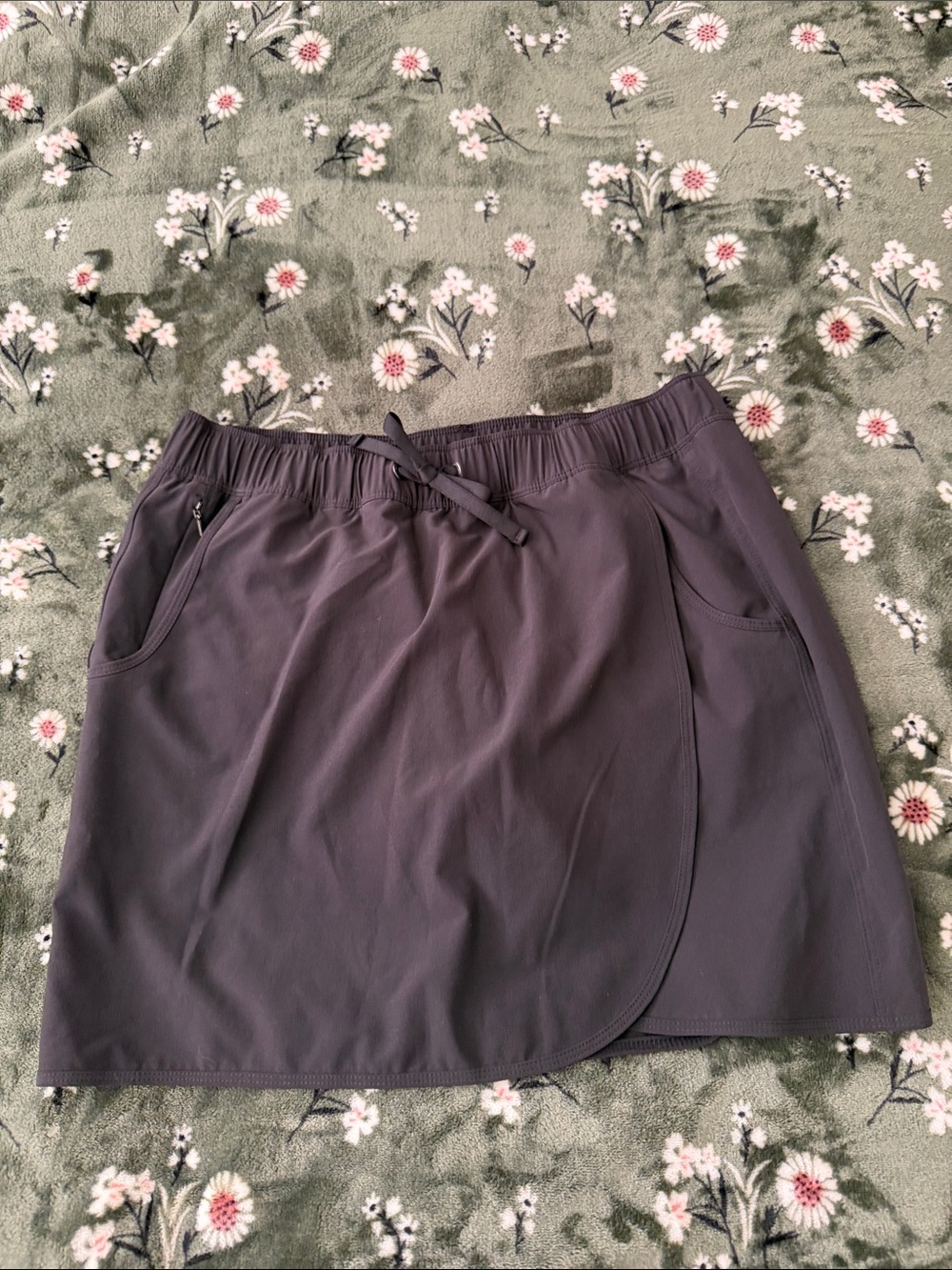 Patagonia Black Fleetwith Women's Active Skort with Drawstring - Picture 6 of 10